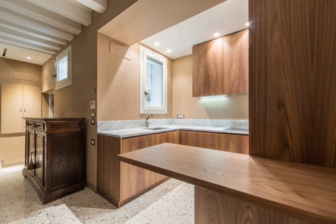 Cucina in noce canaletto