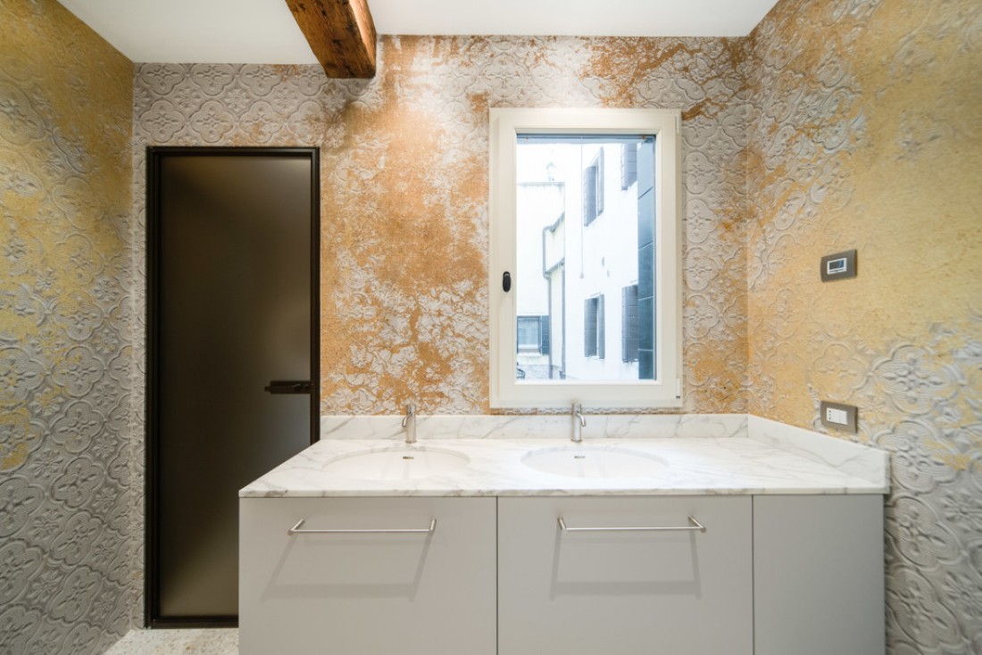 Mobile bagno con piano in calacatta