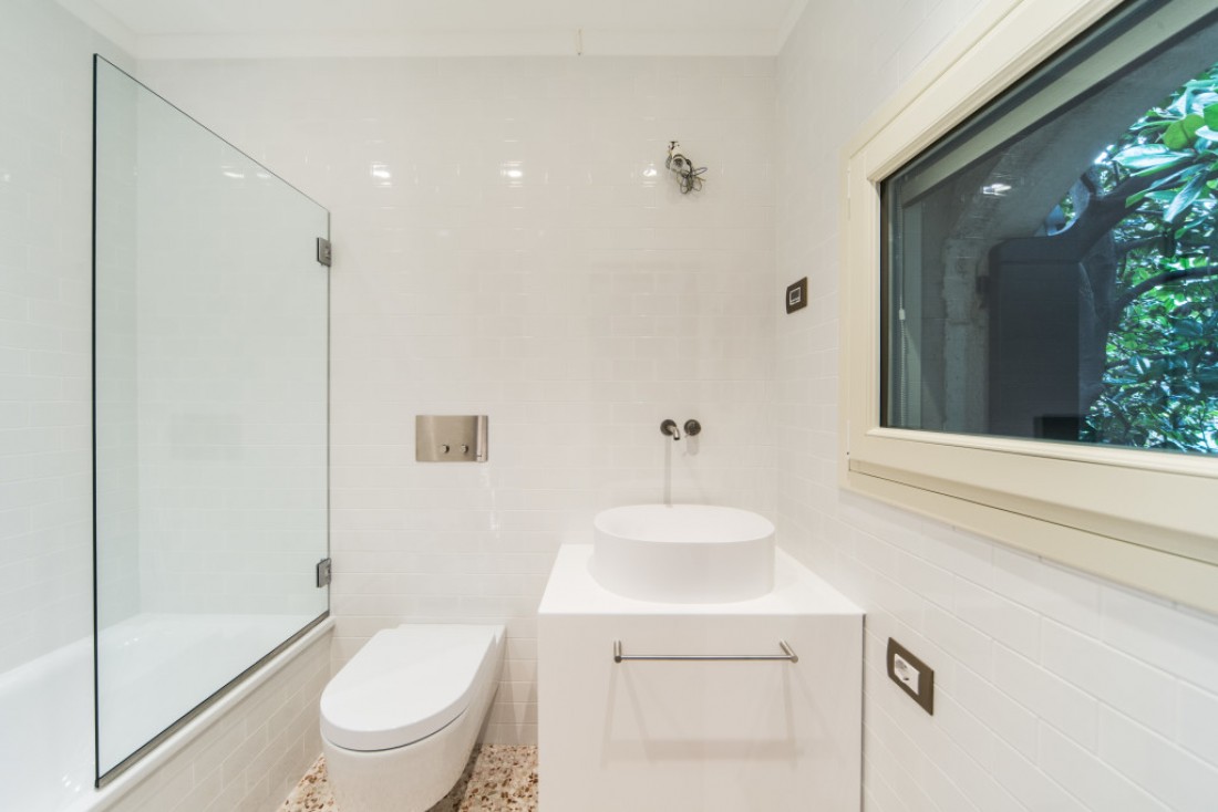 Mobile bagno interamente in corian